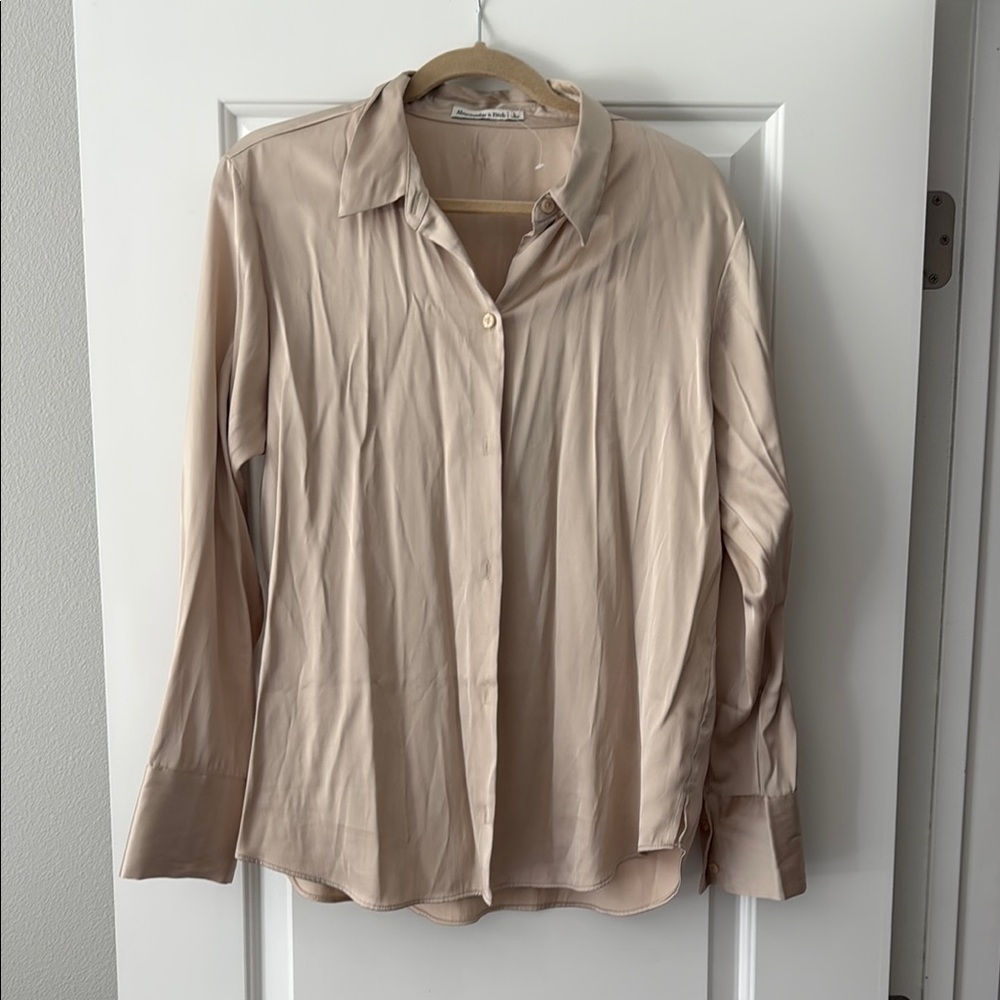 Abercrombie & Fitch Cream Button-Up Shirt